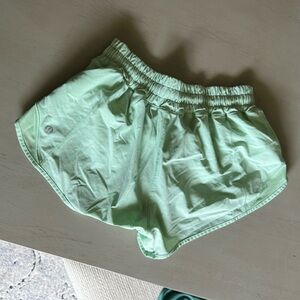 Lululemon Original Hotty Hot Low Rise 2.5”